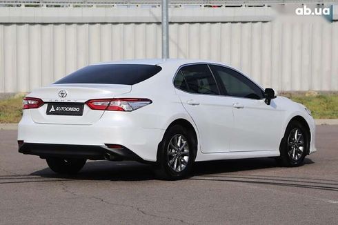 Toyota Camry 2019 - фото 7