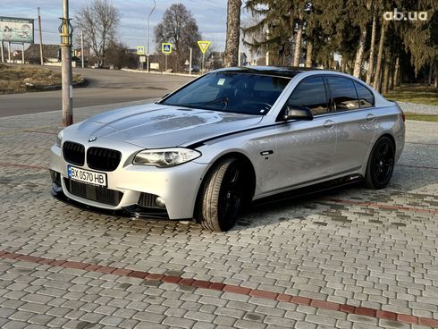 BMW 5 серия 2011 серебристый - фото 16