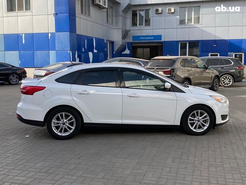 Ford Focus 2017 белый - фото 4