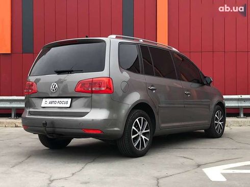 Volkswagen Touran 2010 - фото 8