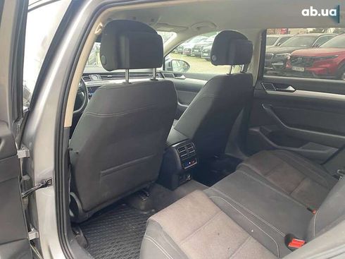 Volkswagen Passat 2018 - фото 23