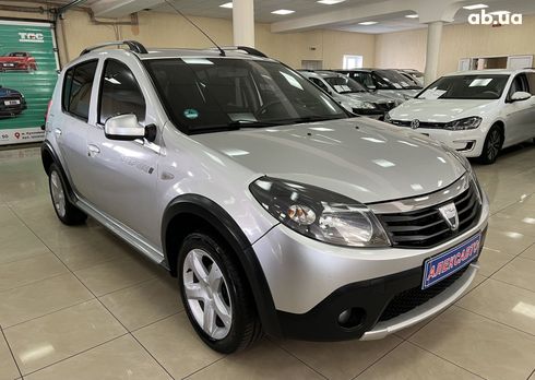 Dacia Sandero Stepway 2011 серебристый - фото 18