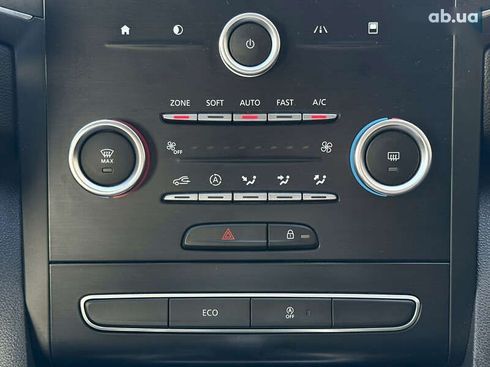 Renault Megane 2017 - фото 25