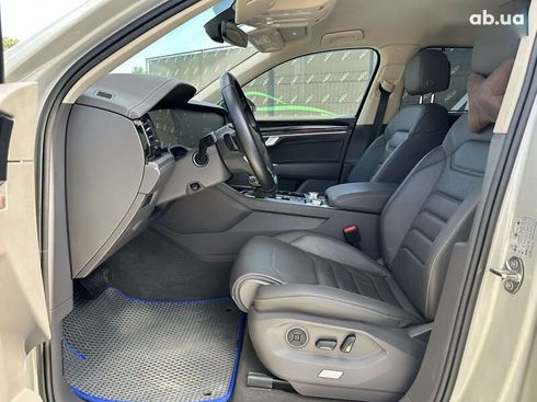 Volkswagen Touareg 2020 - фото 21
