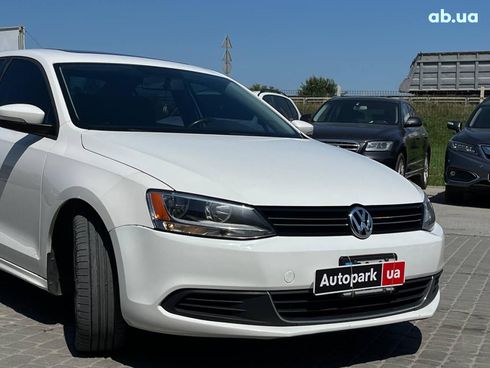 Volkswagen Jetta 2010 белый - фото 13