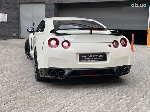 Nissan GT-R 2013 - фото 21