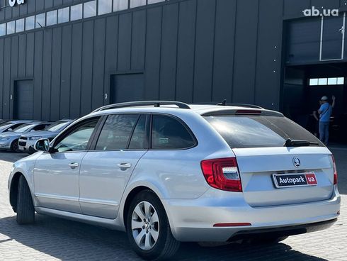 Skoda Superb 2013 серый - фото 3