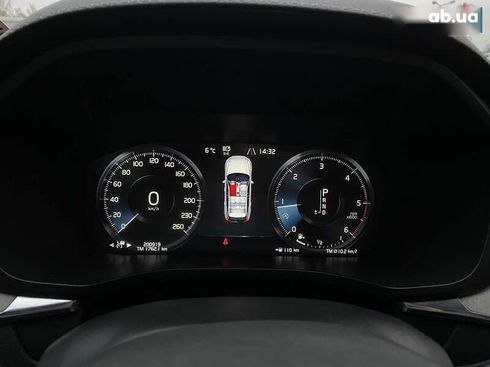 Volvo XC60 2019 - фото 17