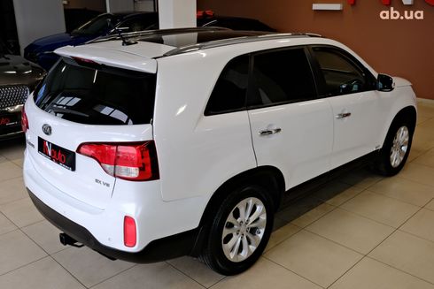 Kia Sorento 2015 белый - фото 5
