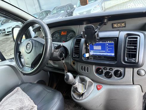 Opel Vivaro 2009 белый - фото 28