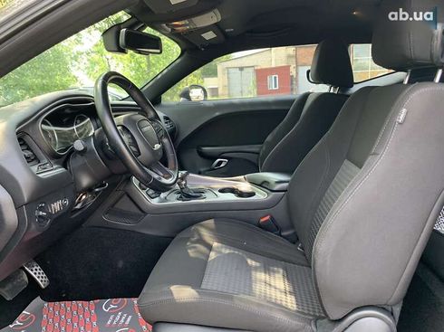 Dodge Challenger 2020 - фото 28