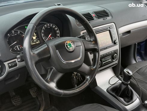 Skoda Octavia 2011 синий - фото 16