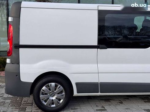 Opel Vivaro 2014 - фото 21