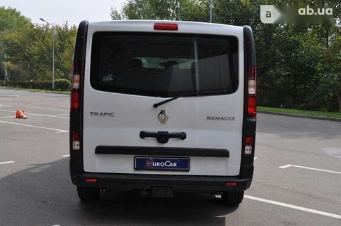 Renault Trafic 2019 - фото 21