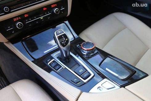 BMW 5 серия 2015 - фото 22