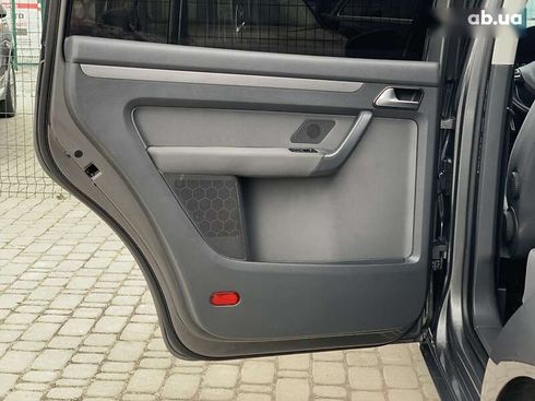Volkswagen Touran 2011 - фото 26