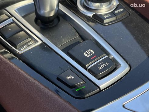 BMW 5 серия 2013 белый - фото 27