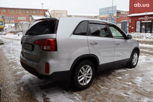 Kia Sorento 2015 - фото 3