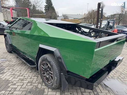 Tesla Cybertruck 2025 - фото 10
