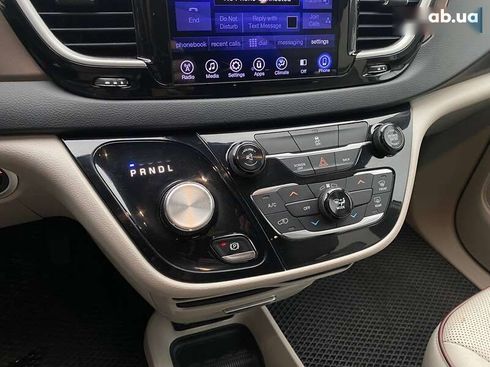 Chrysler Pacifica 2016 - фото 16