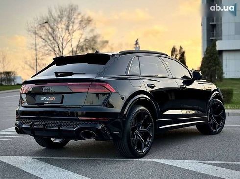 Audi RS Q8 2025 - фото 16