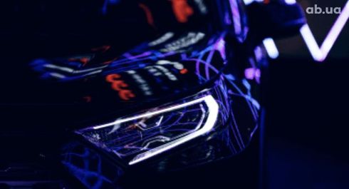 Toyota RAV4 Hybrid 2022 - фото 2