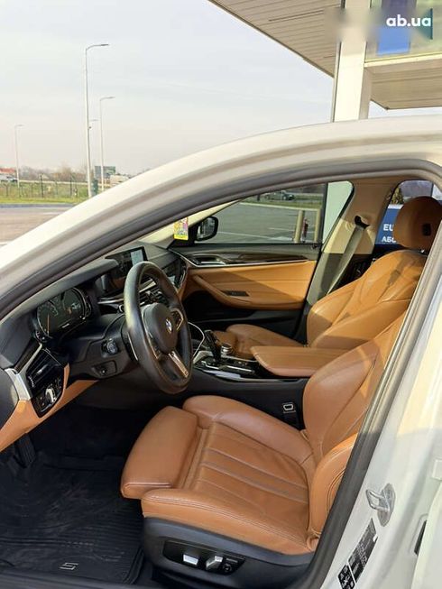 BMW 5 серия 2017 - фото 15