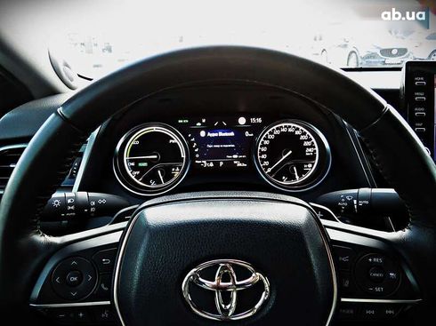 Toyota Camry 2021 - фото 11