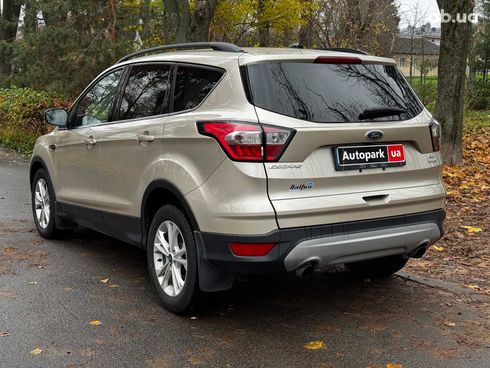 Ford Escape 2018 бежевый - фото 9