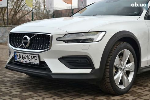 Volvo V60 Cross Country 2019 - фото 12