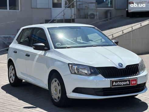 Skoda Fabia 2017 белый - фото 3