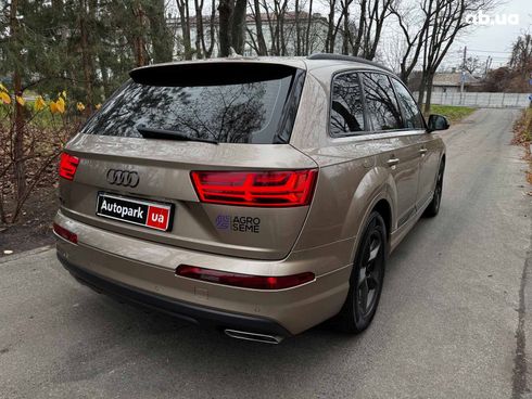 Audi Q7 2018 бежевый - фото 6
