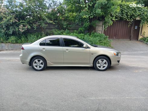 Mitsubishi Lancer 2008 золотистый - фото 3