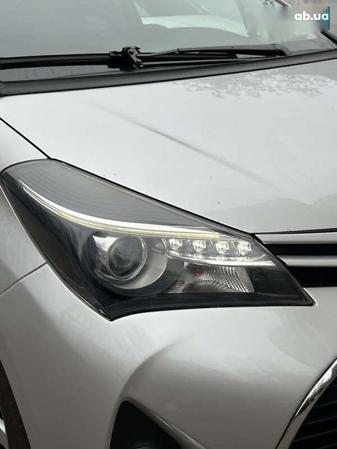 Toyota Yaris 2015 - фото 10