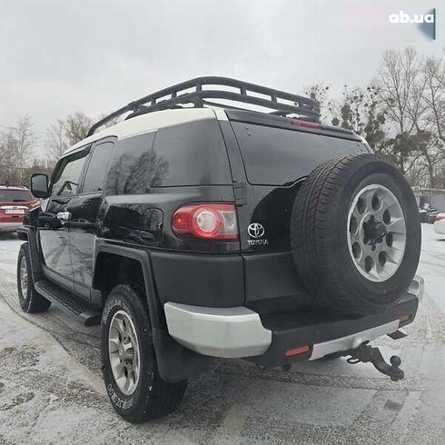 Toyota FJ Cruiser 2013 - фото 6