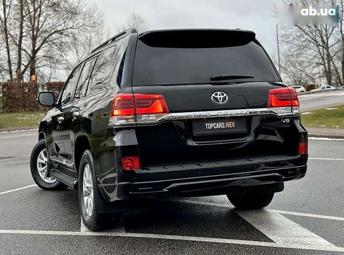 Toyota Land Cruiser 2017 - фото 11