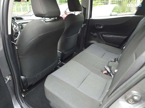 Toyota Yaris 2013 - фото 14