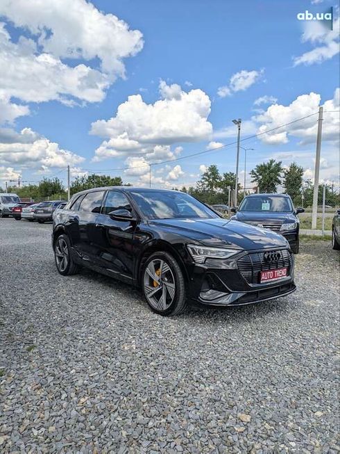 Audi E-Tron 2022 - фото 2