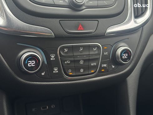 Chevrolet Equinox 2018 серый - фото 19