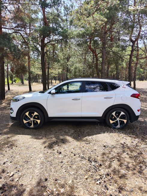 Hyundai Tucson 2016 белый - фото 5