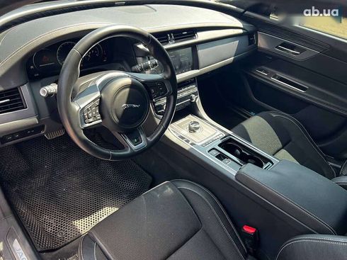 Jaguar XF 2019 - фото 14
