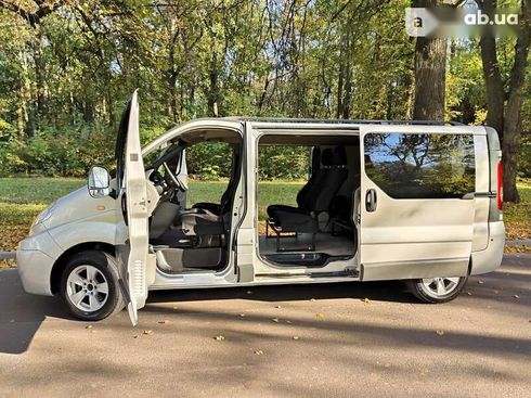 Renault Trafic 2012 - фото 9