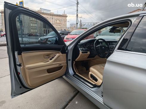 BMW 5 серия 2014 серый - фото 17