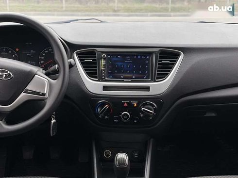 Hyundai Accent 2021 - фото 19