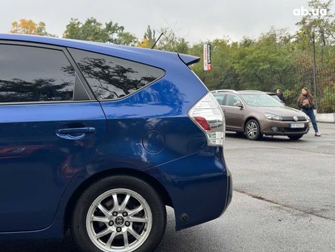 Toyota Prius V 2012 синий - фото 7