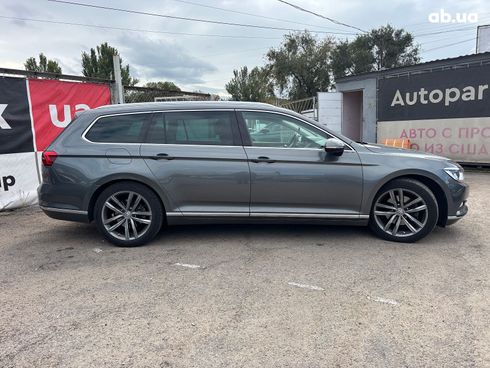 Volkswagen Passat 2017 серый - фото 6