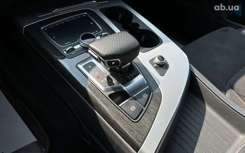 Audi Q7 2018 - фото 23