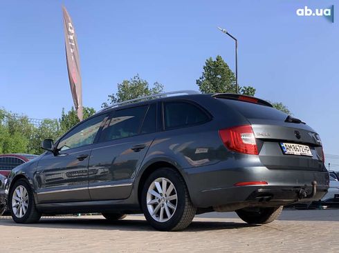 Skoda Superb 2013 - фото 18
