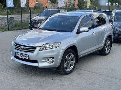 Toyota RAV4 2010 - фото 2
