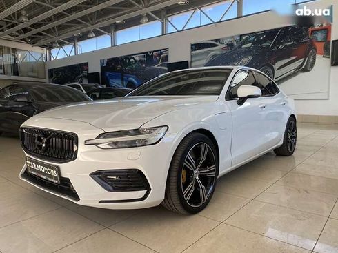 Volvo S60 2019 - фото 3